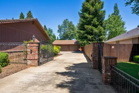 2552 Templeton Dr, Redding, CA 96002 photo 45