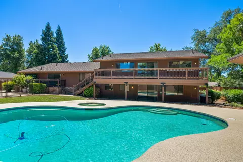 2552 Templeton Dr, Redding, CA 96002 photo 3