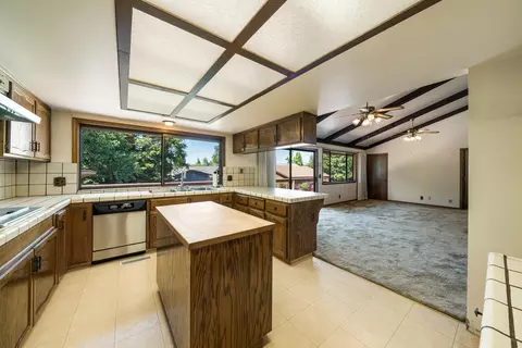 2552 Templeton Dr, Redding, CA 96002 photo 14