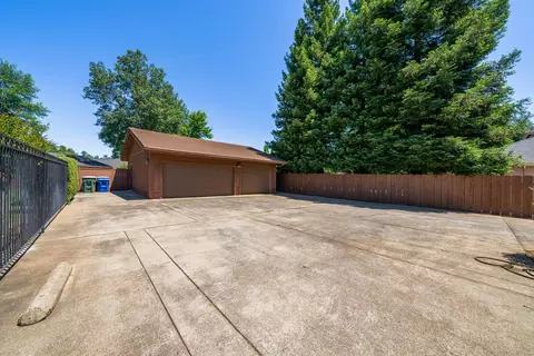 2552 Templeton Dr, Redding, CA 96002 photo 44