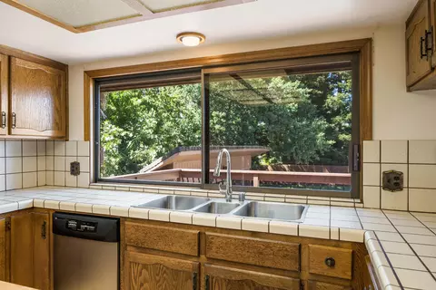 2552 Templeton Dr, Redding, CA 96002 photo 17