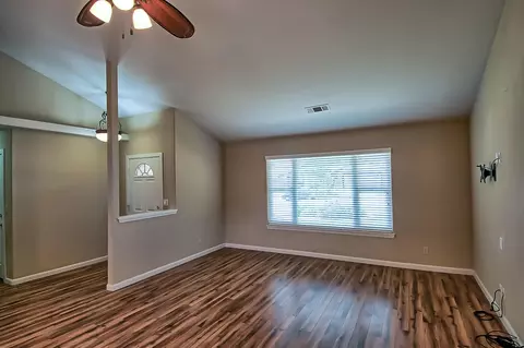 689 Springer Dr, Redding, CA 96003 photo 4