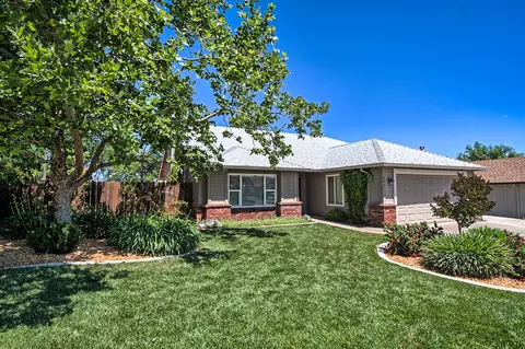 689 Springer Dr, Redding, CA 96003 photo 2