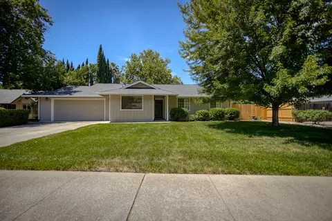 5824 Farm House Ln, Redding, CA 96001 photo 2