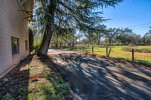 19914 Meadow View Dr, Redding, CA 96002 photo 37