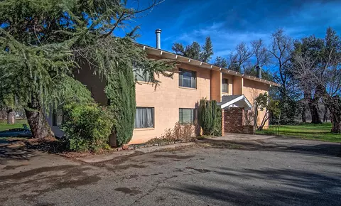 19914 Meadow View Dr, Redding, CA 96002 photo 1