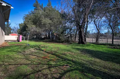 19914 Meadow View Dr, Redding, CA 96002 photo 5