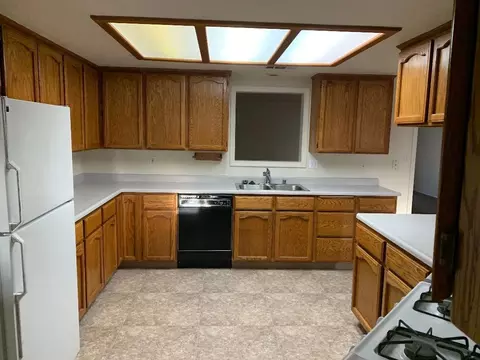 2960 Sporting Ct, Redding, CA 96001 photo 3