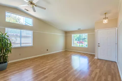 856 Mallard St, Redding, CA 96003 photo 3