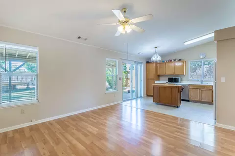 856 Mallard St, Redding, CA 96003 photo 5
