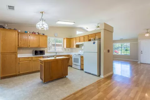 856 Mallard St, Redding, CA 96003 photo 6