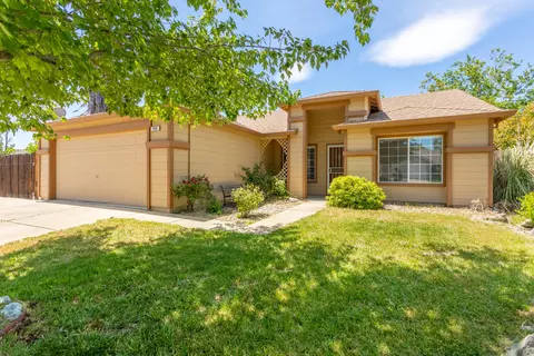856 Mallard St, Redding, CA 96003 photo 1