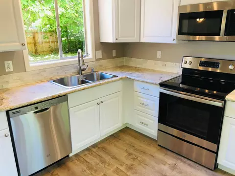 3174 Nicolet Ln, Redding, CA 96001 photo 5
