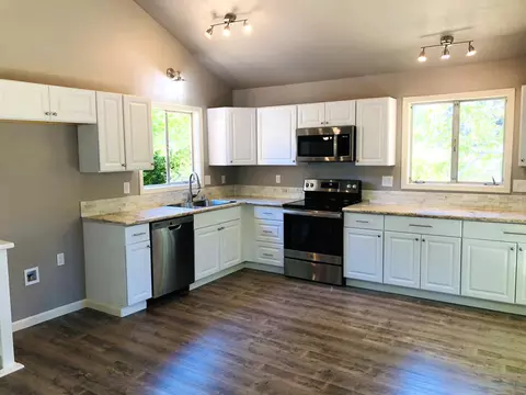3174 Nicolet Ln, Redding, CA 96001 photo 1