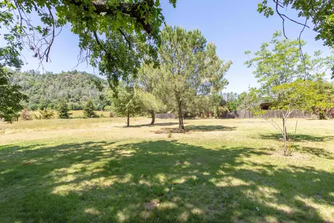 13884 Walter Ave, Redding, CA 96003 photo 30