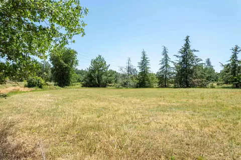 13884 Walter Ave, Redding, CA 96003 photo 32