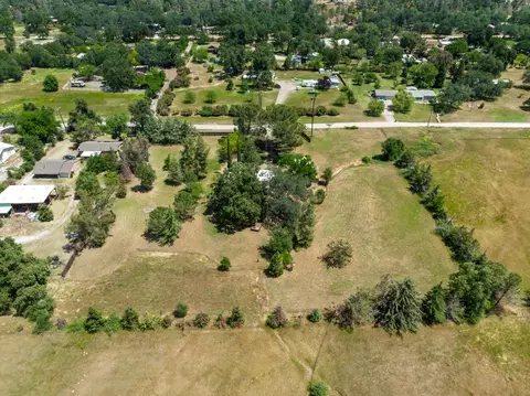 13884 Walter Ave, Redding, CA 96003 photo 34