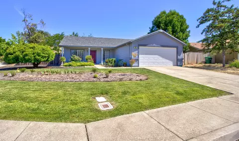 788 Mallard St, Redding, CA 96003 photo 2