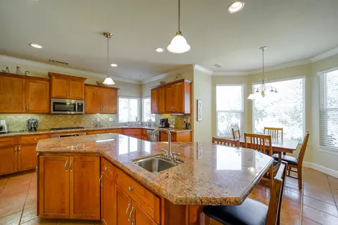 2391 Hope Ln, Redding, CA 96003 photo 2