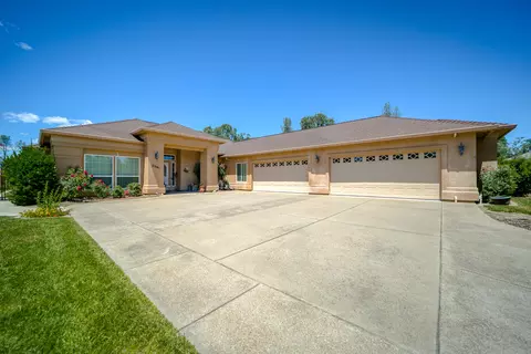 2391 Hope Ln, Redding, CA 96003 photo 1