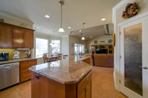 2391 Hope Ln, Redding, CA 96003 photo 12