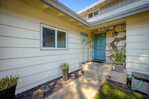 6967 Reflection St, Redding, CA 96001 photo 4