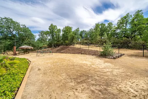 5714 Beaumont Dr, Redding, CA 96003 photo 81