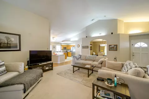 1143 Rollingview Dr, Redding, CA 96003 photo 9