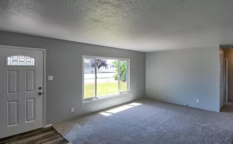 827 Ridge Rd, Redding, CA 96003 photo 4