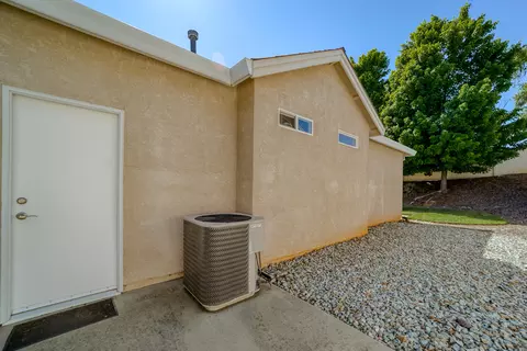 943 Leisha Ln, Redding, CA 96001 photo 17