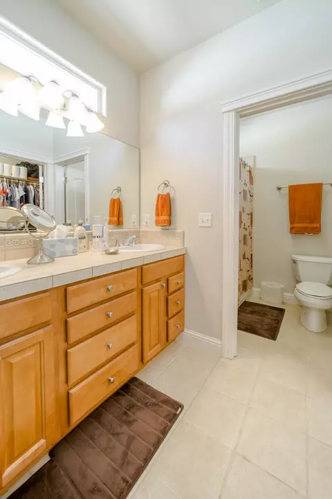 943 Leisha Ln, Redding, CA 96001 photo 32