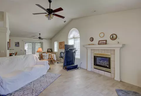 4881 Tralee Ln, Redding, CA 96001 photo 9
