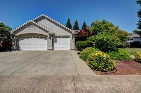 4512 Blue Creek Dr, Redding, CA 96002 photo 2