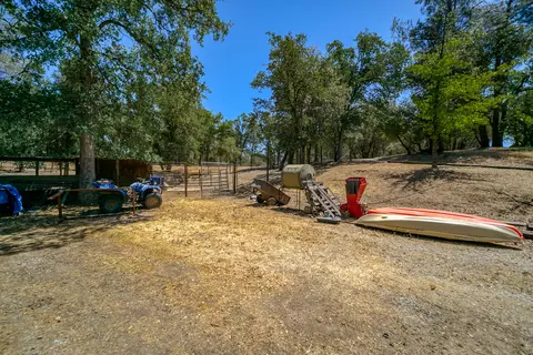 7874 Castle View Ln, Redding, CA 96001 photo 24