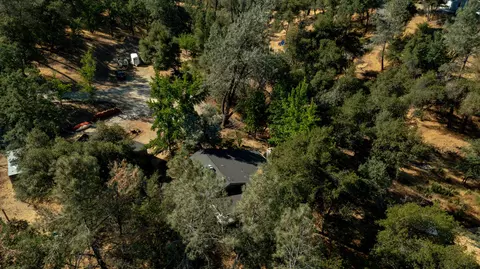 7874 Castle View Ln, Redding, CA 96001 photo 2