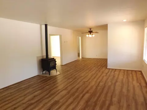 1266 Olive Ave, Redding, CA 96001 photo 8