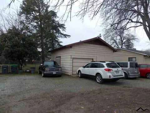 240 Chestnut Ave, Red Bluff, CA 96080 photo 2