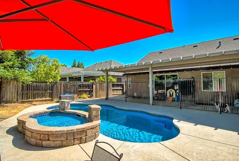 698 Casa Buena St, Redding, CA 96003 photo 31