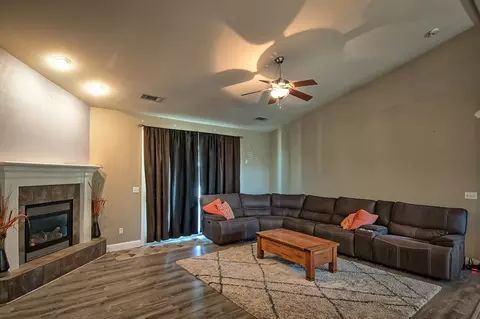 698 Casa Buena St, Redding, CA 96003 photo 9