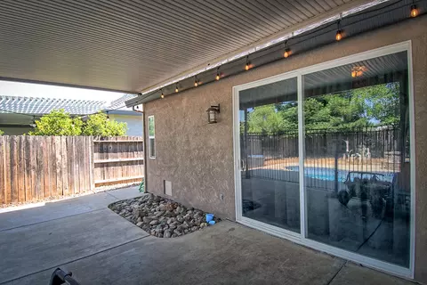 698 Casa Buena St, Redding, CA 96003 photo 39