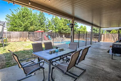 698 Casa Buena St, Redding, CA 96003 photo 34