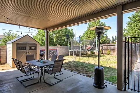 698 Casa Buena St, Redding, CA 96003 photo 35