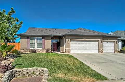 698 Casa Buena St, Redding, CA 96003 photo 1