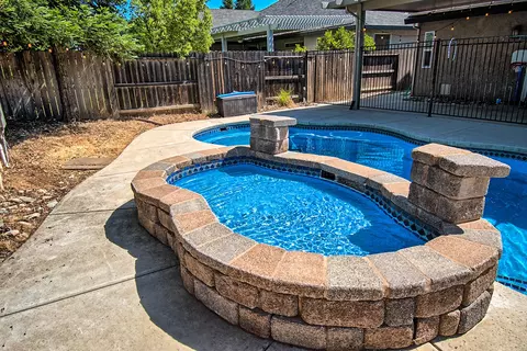 698 Casa Buena St, Redding, CA 96003 photo 33