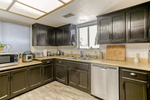2535 Erin Ln, Redding, CA 96002 photo 7