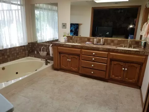 694 Collyer Dr, Redding, CA 96003 photo 17
