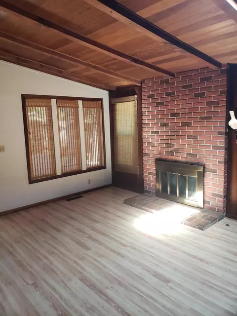 1605 Oak St, Redding, CA 96001 photo 3