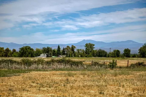 21955 Kimberly Rd, Anderson, CA 96007 photo 3