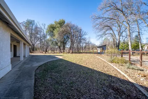 13386 Pala Mesa Cir, Redding, CA 96003 photo 41