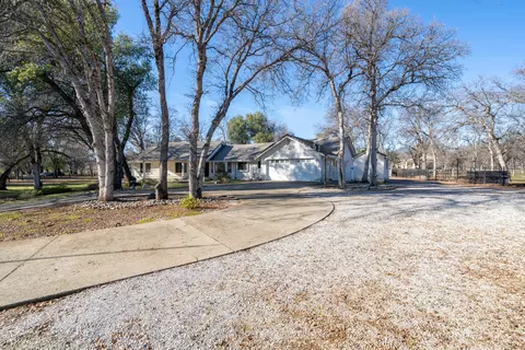 13386 Pala Mesa Cir, Redding, CA 96003 photo 1